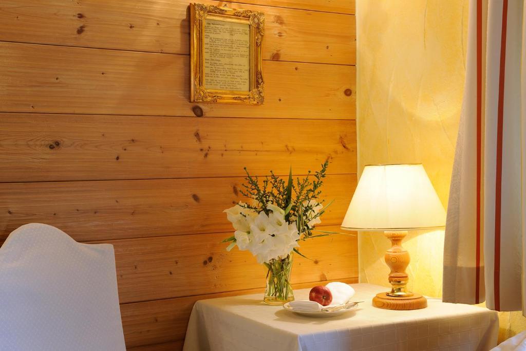 Naturhotel Alpenrose Millstatt am See Zimmer foto